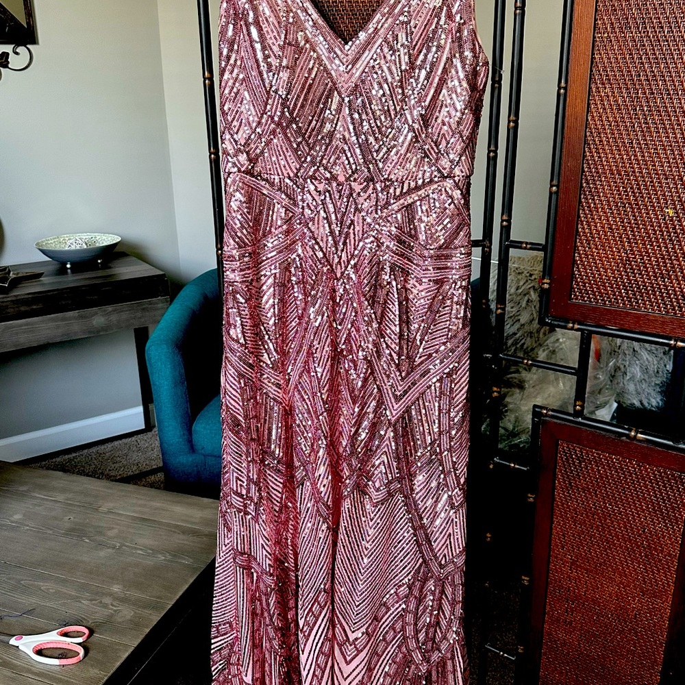 This is a beautiful Nightway gown bought from Macys size 10p